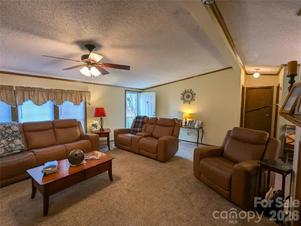 6846 Potter RD, Matthews, NC 28104