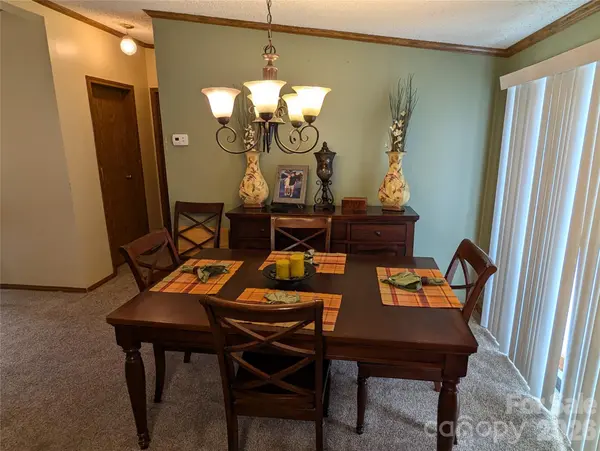 6846 Potter RD, Matthews, NC 28104