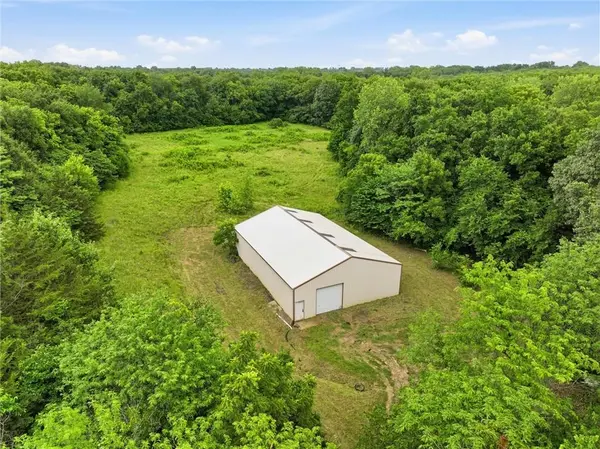 17052 Dempsey RD, Leavenworth, KS 66048