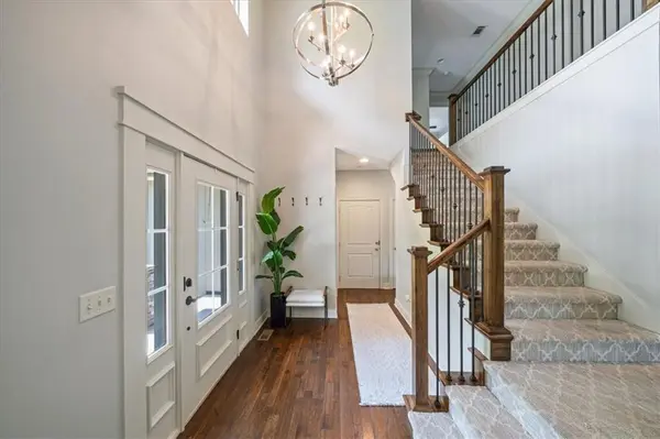 13768 Lookout DR, Kansas City, MO 64139