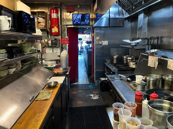103-07 Queens Blvd, Forest Hills, NY 11375