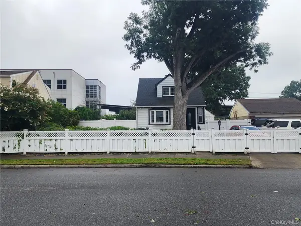 5 Konig CT, Roosevelt, NY 11575