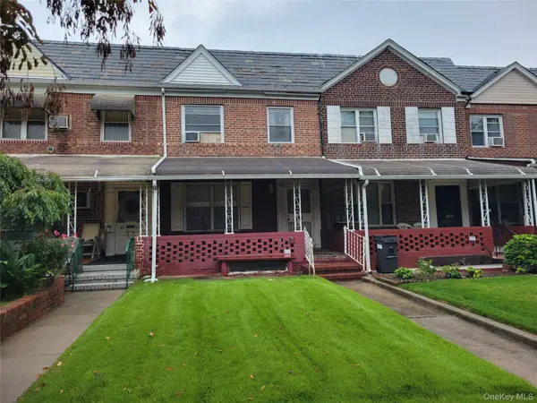 61-45 82nd ST, Middle Village, NY 11379