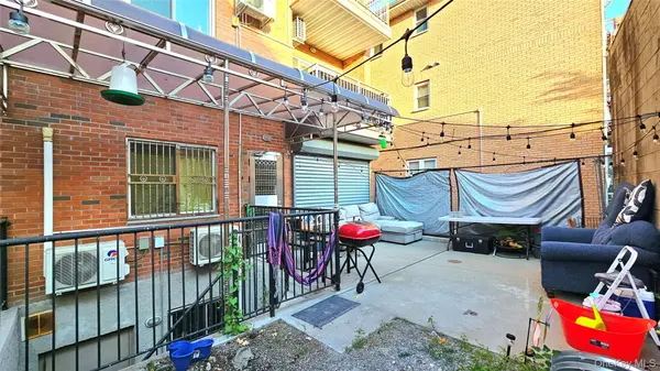 4210 164 ST, Flushing, NY 11358