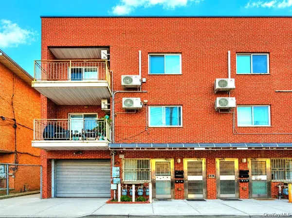 4210 164 ST, Flushing, NY 11358