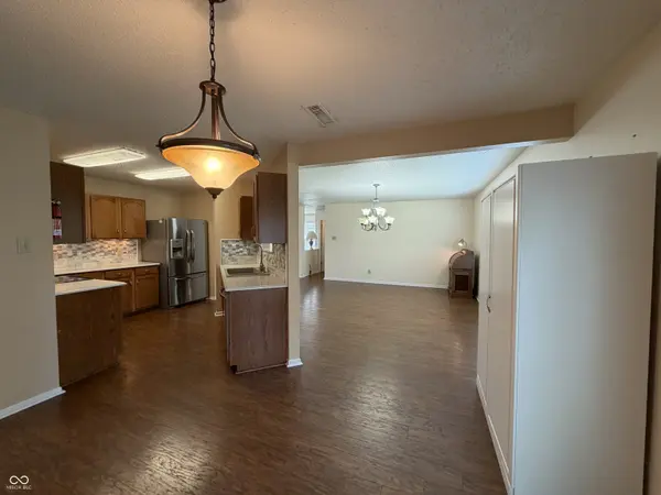 632 Runnymede CT, Greenfield, IN 46140