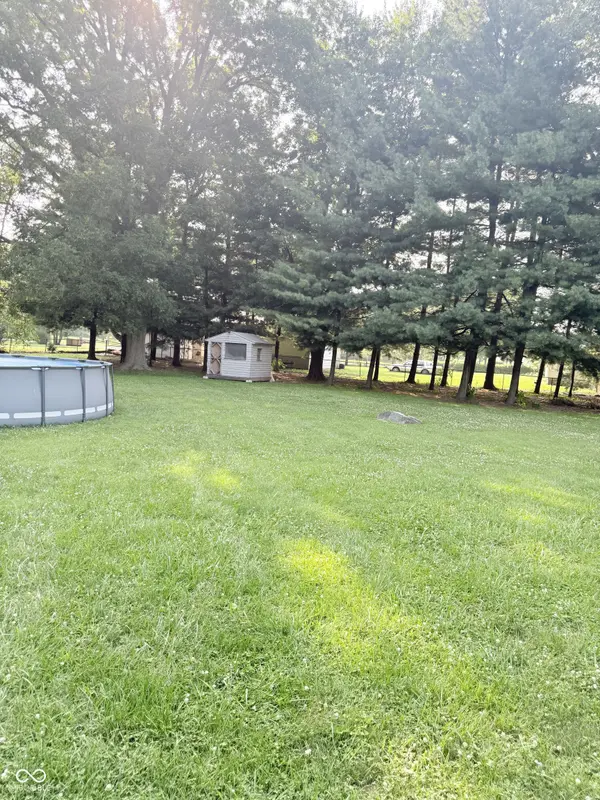 7699 N Frontage RD, Fairland, IN 46126