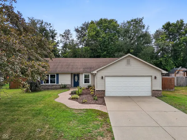 8542 N Burbrink DR, Columbus, IN 47201