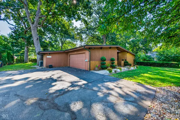 3229 Nugent BLVD, Columbus, IN 47203