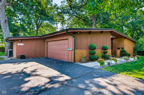3229 Nugent BLVD, Columbus, IN 47203