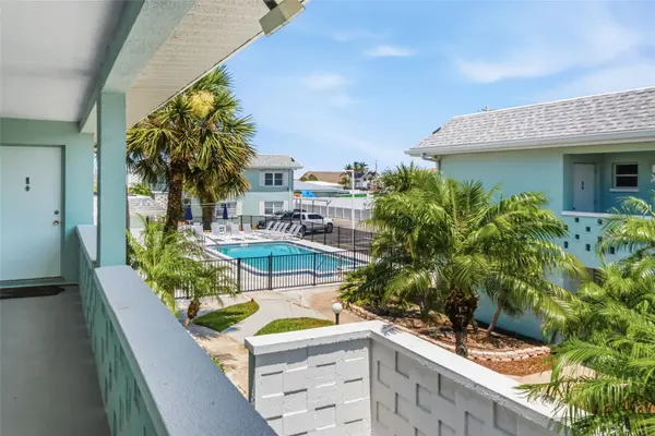 611 GULF DR N #C27, Bradenton Beach, FL 34217