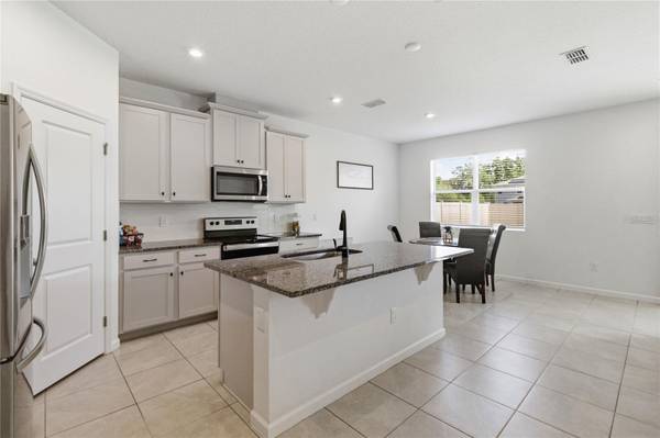 905 HONEY PETAL LN, Deland, FL 32720 photo 9