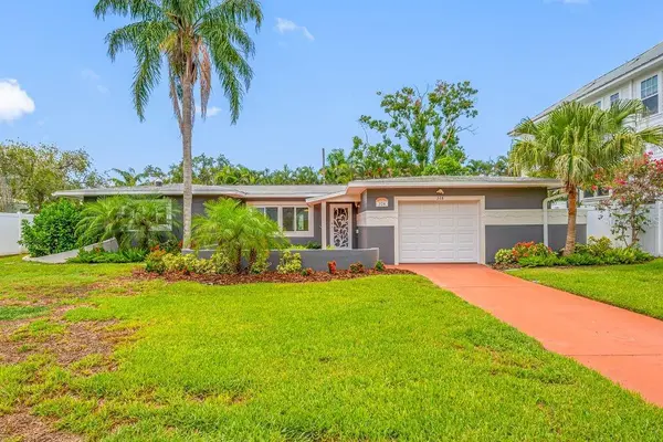 328 BAYVIEW DR NE, St Petersburg, FL 33704