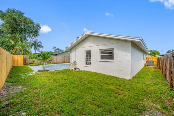 6853 SANDWATER TRL N, Pinellas Park, FL 33781