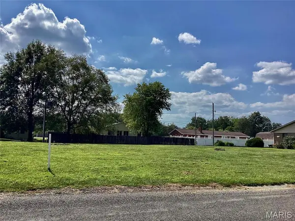 103 Draco DR, Freeburg, IL 62243