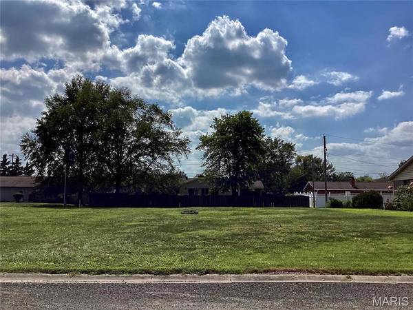 103 Draco DR, Freeburg, IL 62243