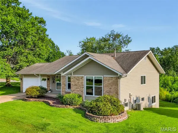 201 Clearwood CT, St Peters, MO 63376