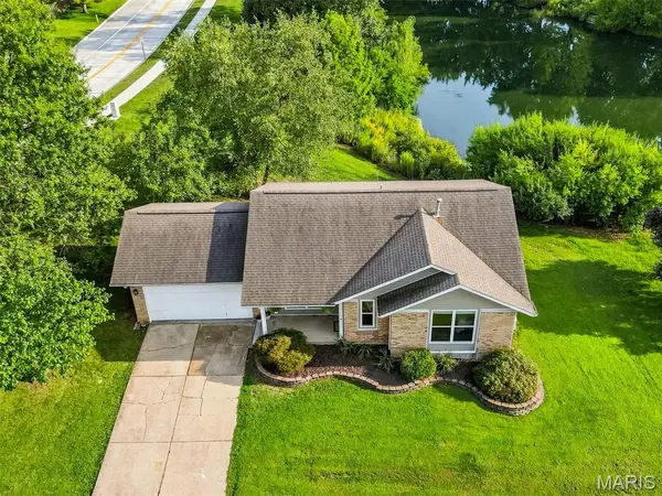 201 Clearwood CT, St Peters, MO 63376