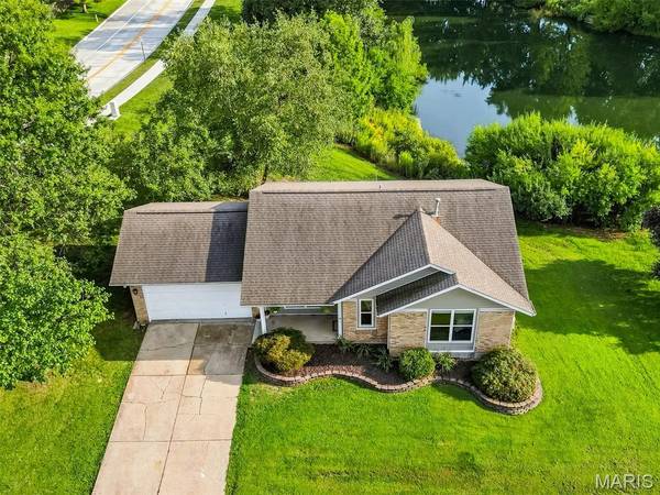 201 Clearwood CT, St Peters, MO 63376