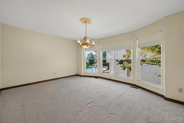 5434 Greenton WAY, St Louis, MO 63128