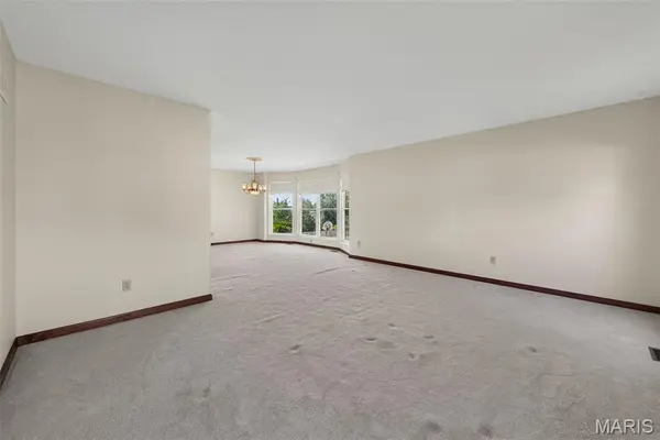5434 Greenton WAY, St Louis, MO 63128