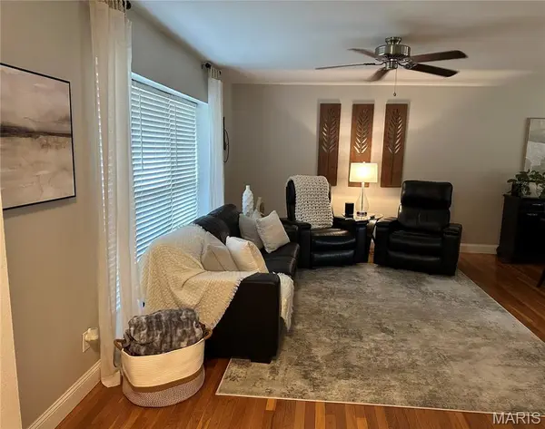 410 Palermo DR, Ballwin, MO 63021