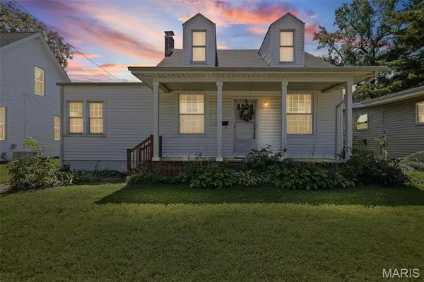 427 W 3rd ST, O'fallon, IL 62269