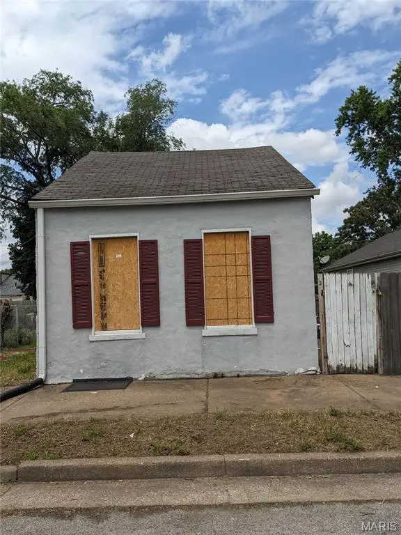7719 Minnesota AVE, St Louis, MO 63111