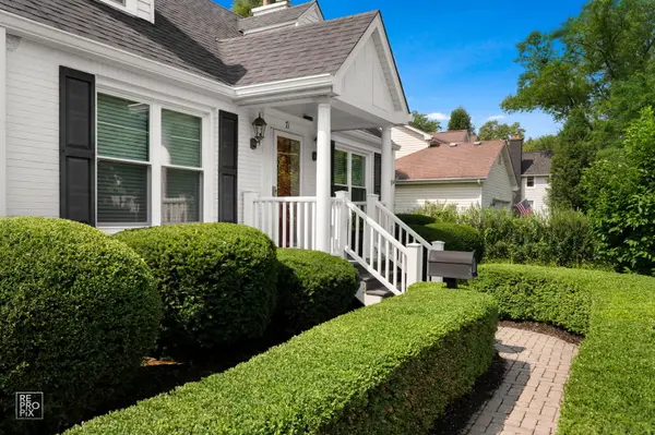 71 Esther ST, Crystal Lake, IL 60014
