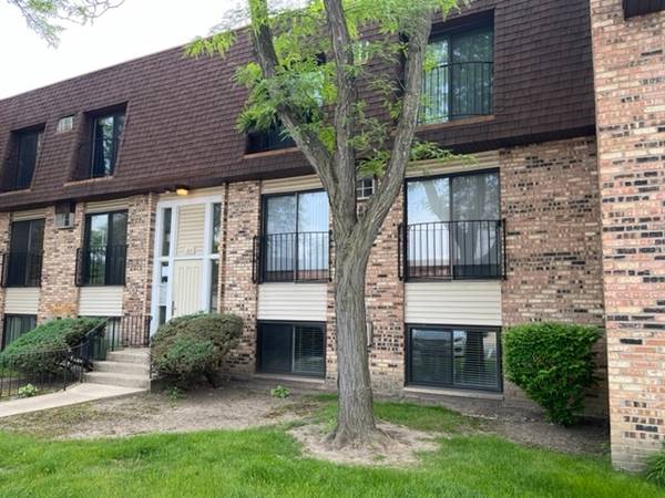 183 N Waters Edge DR W #301, Glendale Heights, IL 60139