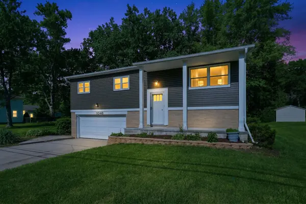 1048 Belle Plaine AVE, Gurnee, IL 60031