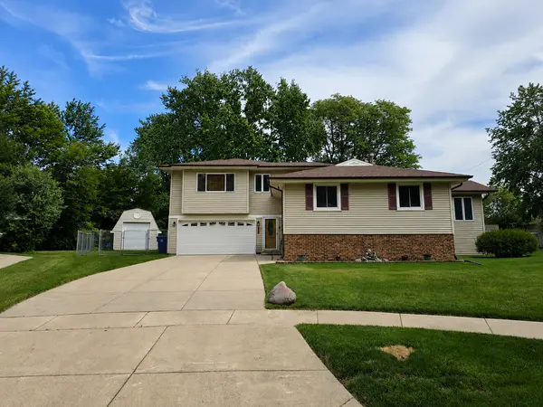 1413 Weyers CT, Schaumburg, IL 60193