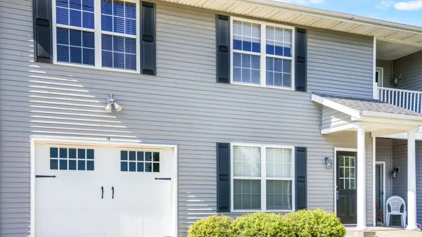 102 Essex, Unit #9 LN #9, Savoy, IL 61874