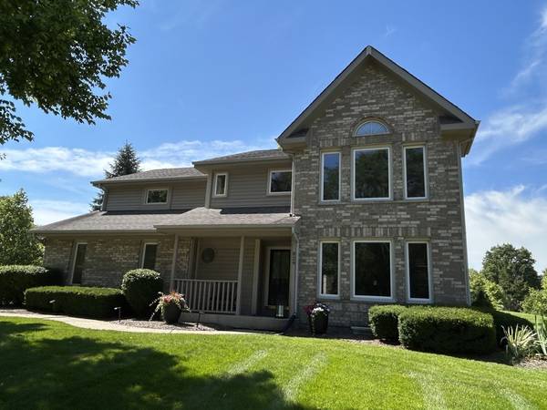 829 Kent CIR, Bartlett, IL 60103