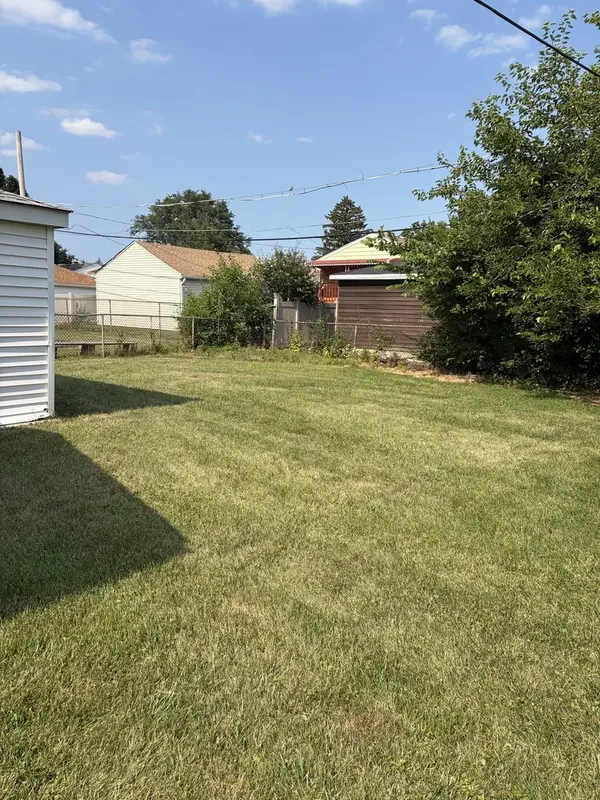 2541 S 16th AVE, Broadview, IL 60155