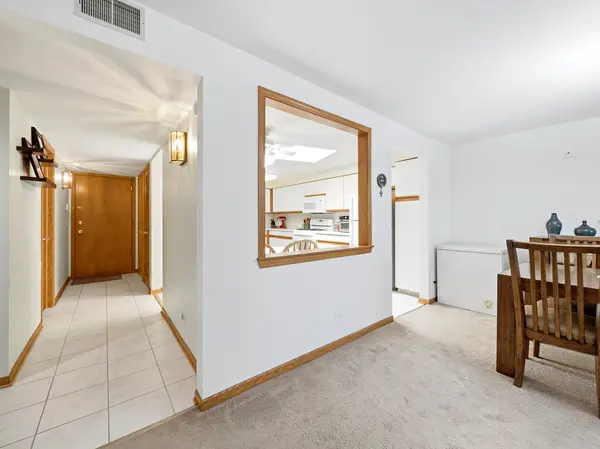 8580 W Foster AVE #706, Norridge, IL 60706