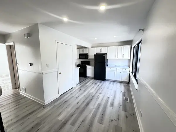 811 Shawnee TRL #811, Roselle, IL 60172