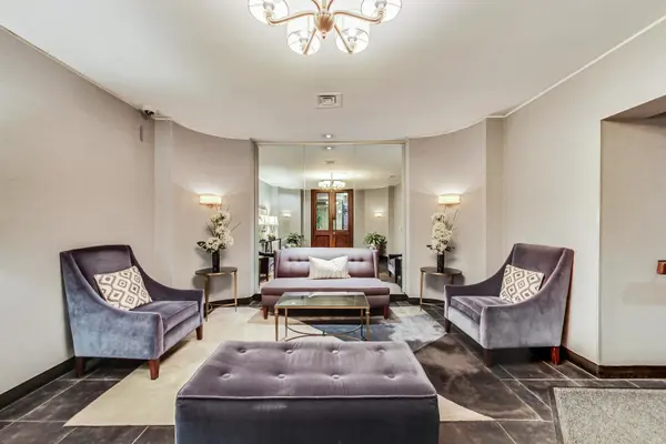 720 W Gordon TER #5M, Chicago, IL 60613