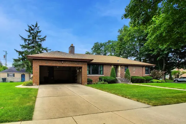 6247 N Leona AVE, Chicago, IL 60646