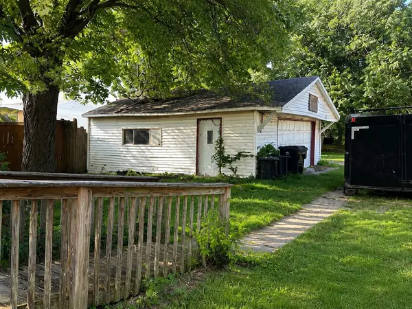 605 W Armstrong AVE, Peoria, IL 61606