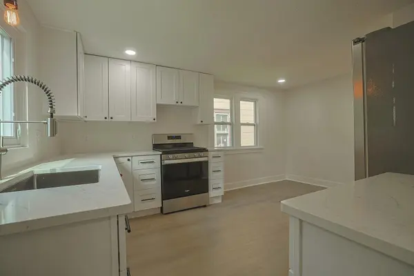 685 Stewart AVE, Saint Paul, MN 55102