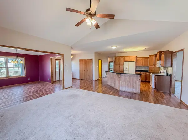 2953 9th AVE SE, Willmar, MN 56201