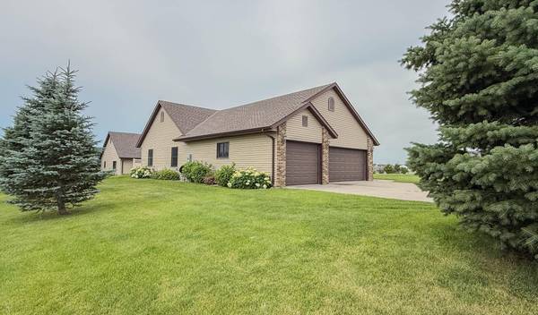2953 9th AVE SE, Willmar, MN 56201