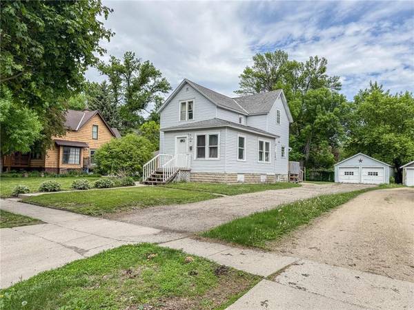 409 9th ST SW, Willmar, MN 56201