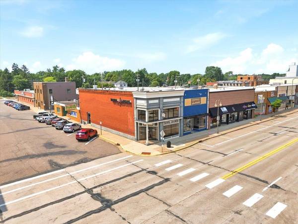 255 S Knowles AVE, New Richmond, WI 54017