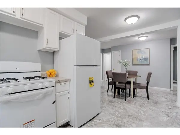 914 Burr ST, Saint Paul, MN 55130