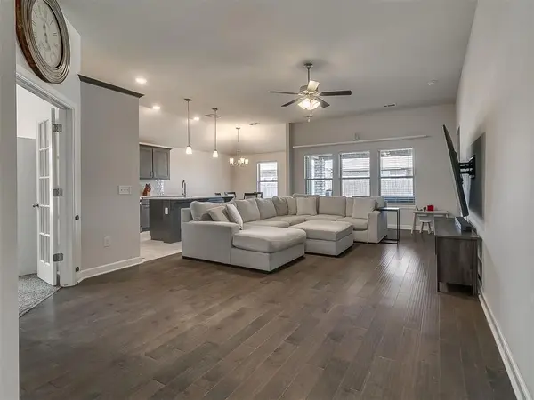 469 Nest CIR, Yukon, OK 73099
