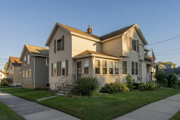 457 W 12TH AVE, Oshkosh, WI 54902