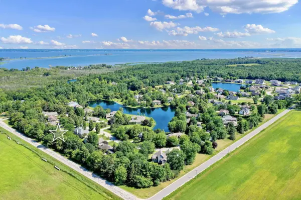 HUNTINGTON WAY ST #6, Suamico, WI 54173