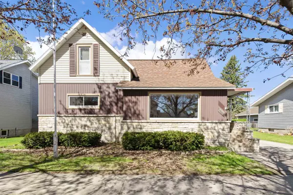 1333 OAKES ST, Marinette, WI 54143